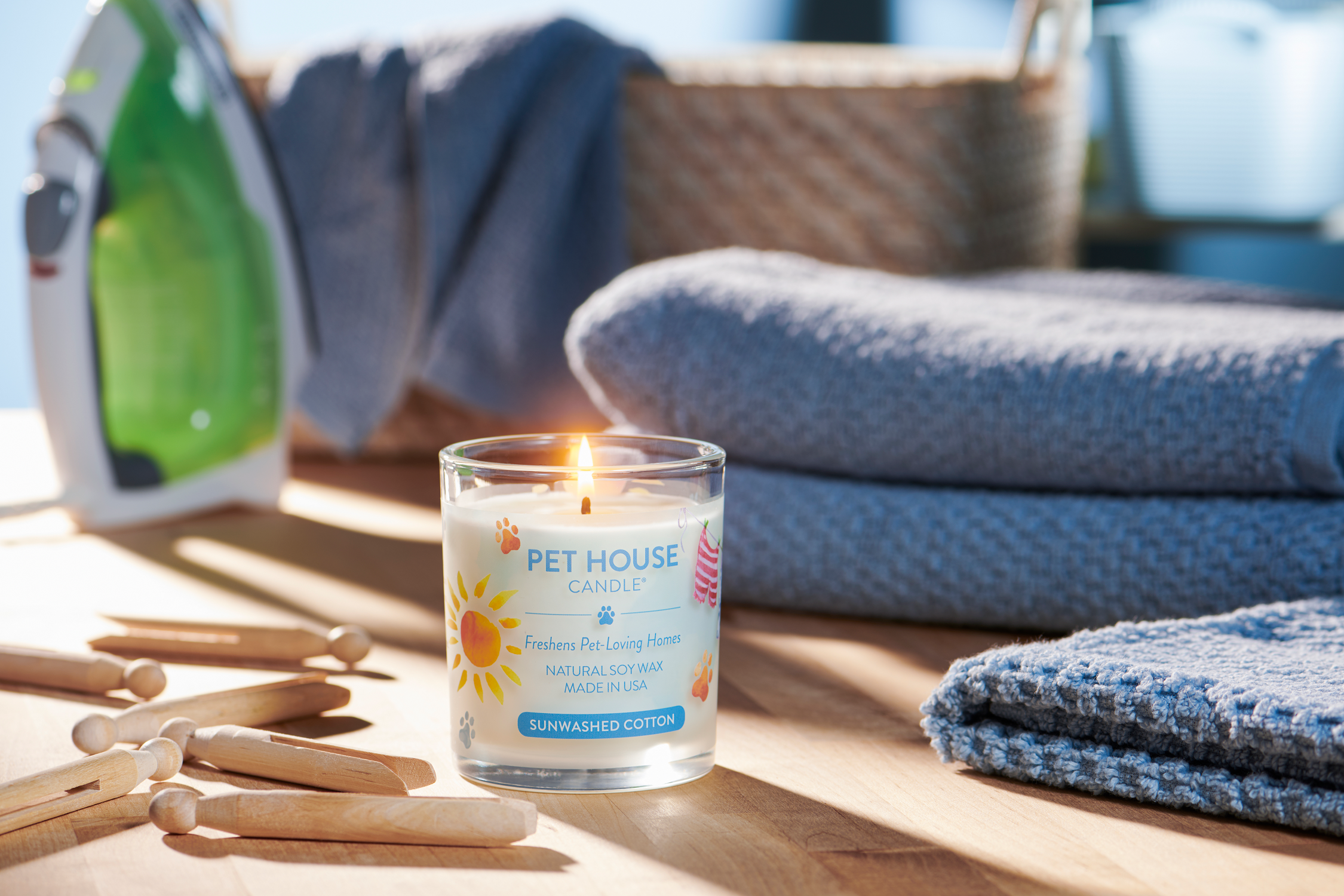 Sunwashed Cotton Pet House Candle lifestyle